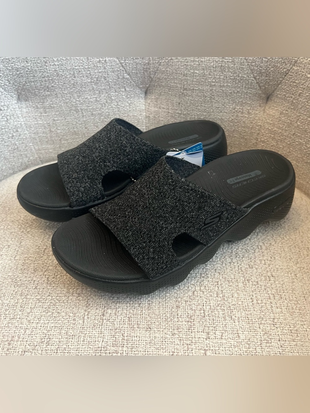 Skechers Women's Black Textured Slide Mules